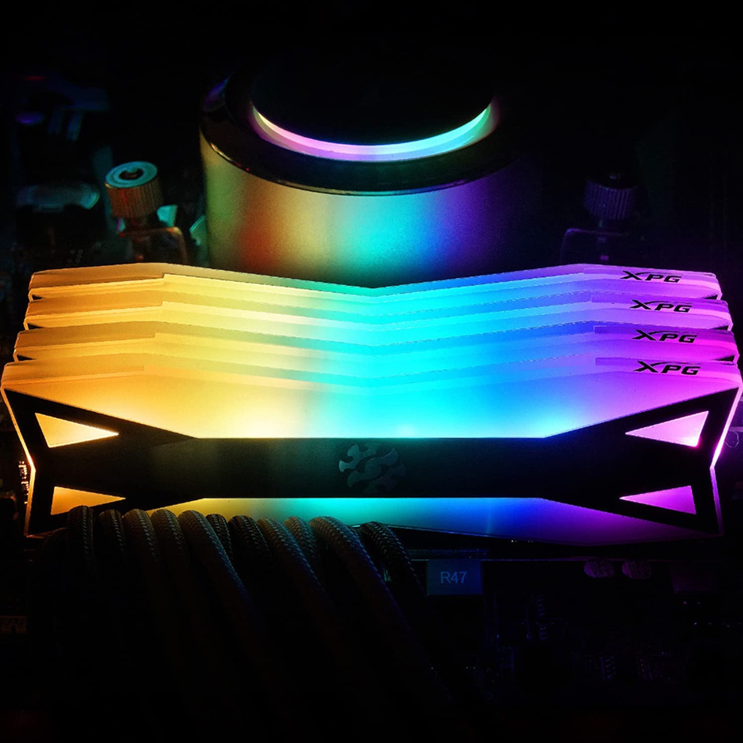 ذاكرة XPG Spectrix ST60 سعة 16 جيجابايت (16 جيجابايت × 1) DDR4 بتردد 3600 ميجاهرتز وألوان متعددة باللون الرمادي